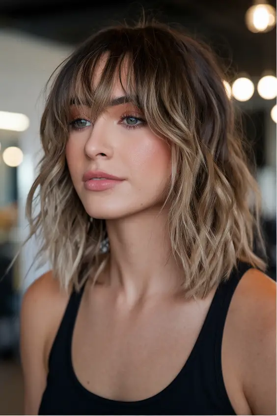 Spring Hairstyles Ideas 2025: Chic Waves and Layers