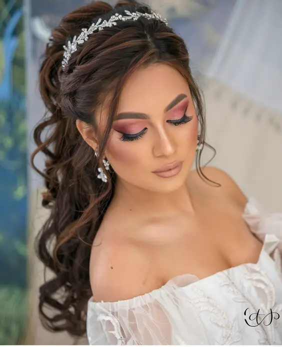 Discover Stunning Spring Wedding Hairstyles for 2025 Brides