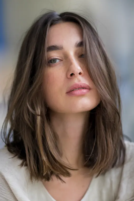 Trendy Spring Haircuts for Mid-Length Hair – Fresh Ideas for 2025