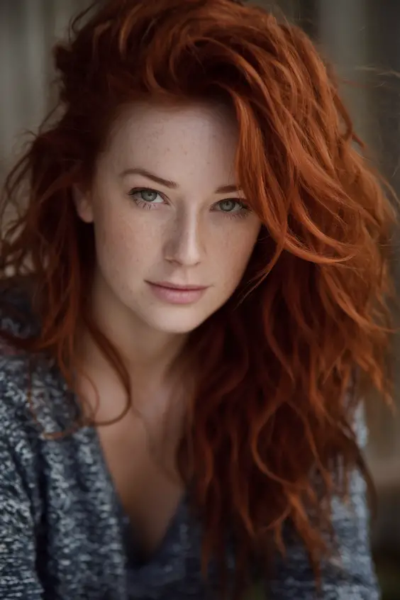 Spring Auburn Hair Colors Ideas 2025: Natural Red and Copper Highlights